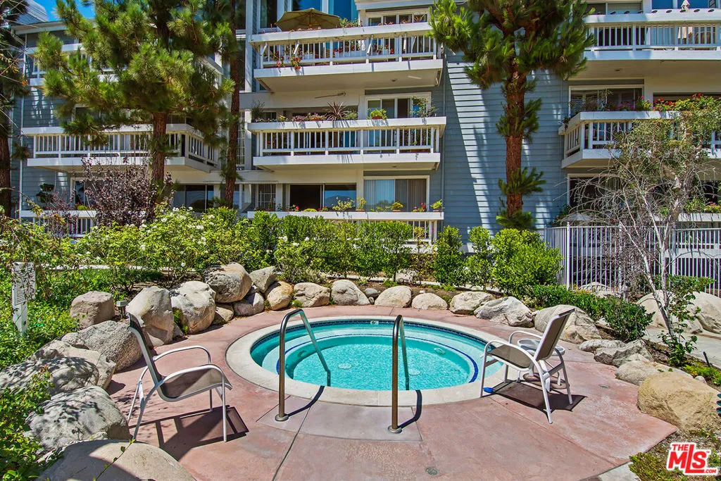 13080 Mindanao Way 95, Marina Del Rey, California 90292 home-pic-4